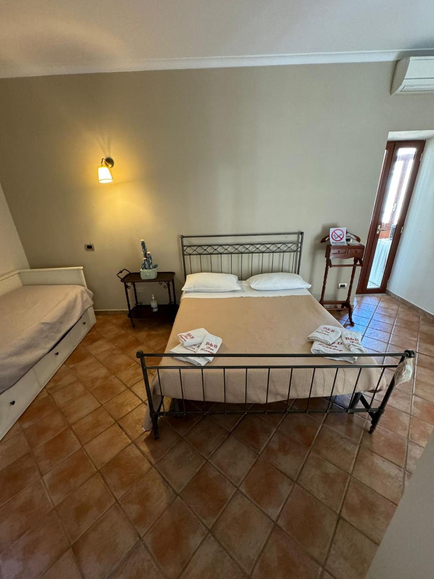 Bed and Breakfast Beb Don Gennaro Nápoles Exterior foto
