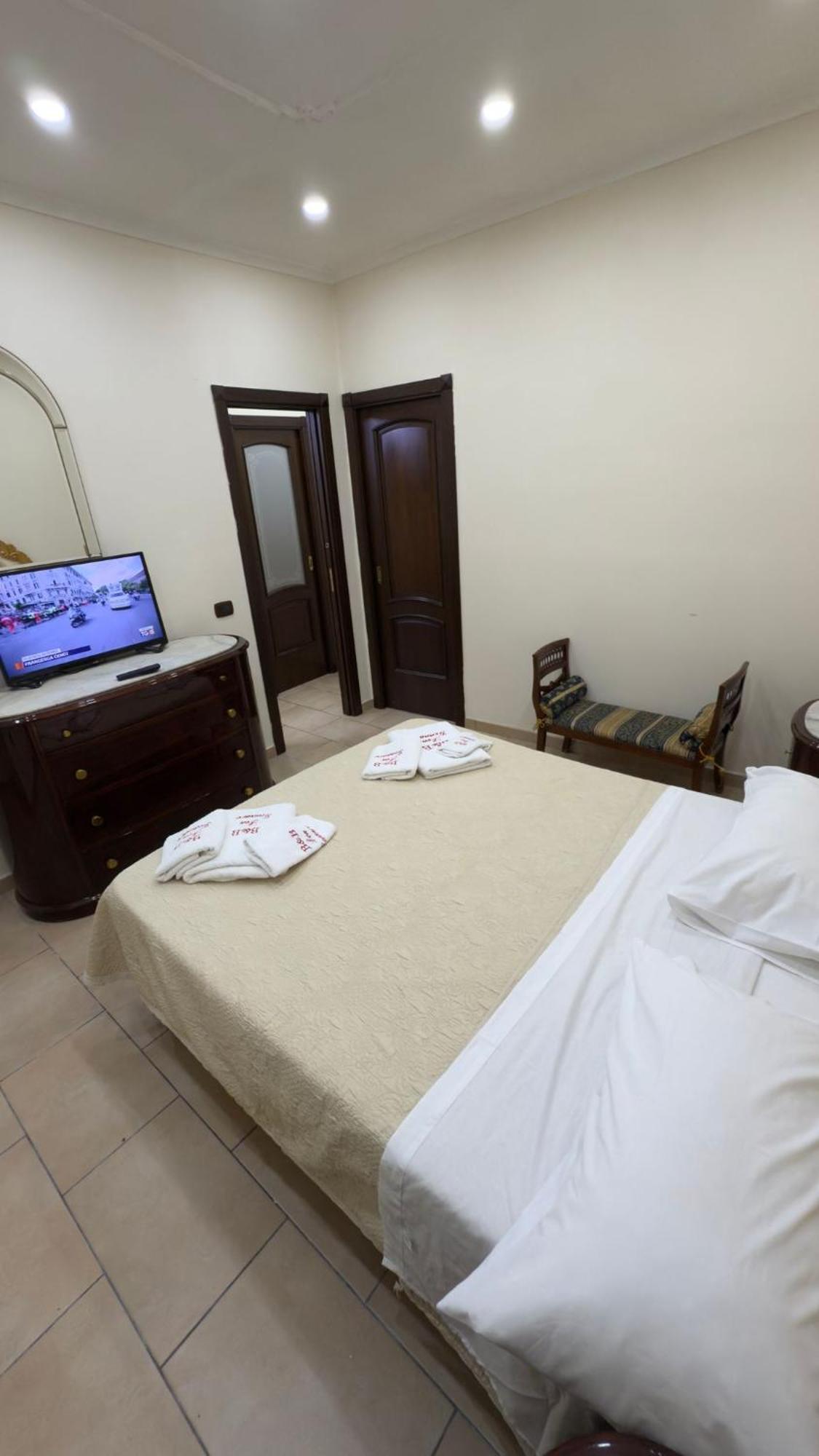 Bed and Breakfast Beb Don Gennaro Nápoles Exterior foto